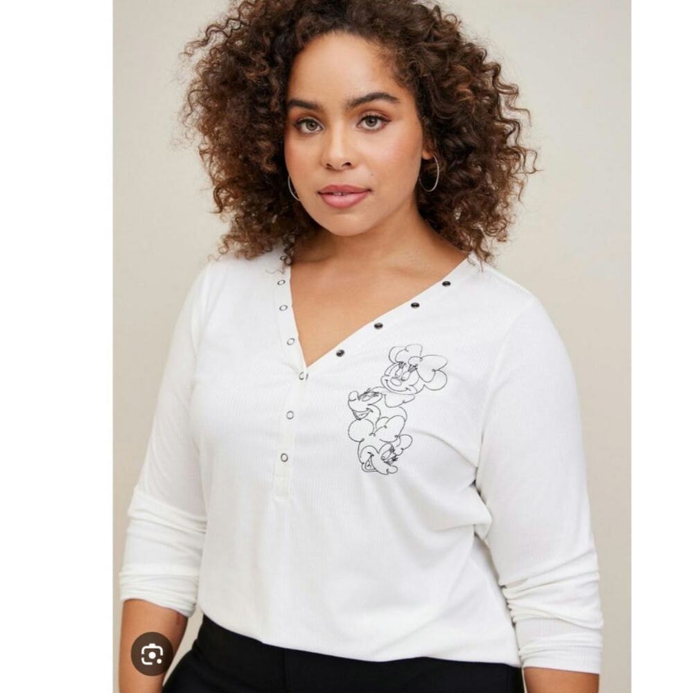 Torrid x Disney Women 2x White Ribbed Minnie Mouse Long Sleeve V-Neck Tshirt
